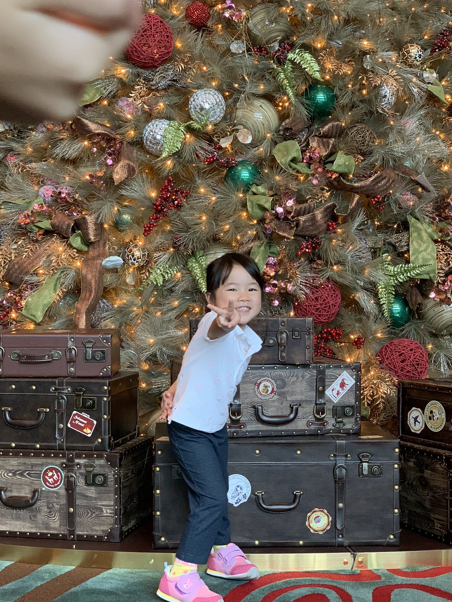 bbning78's tweet photo. Disney hotel https://t.co/0XdjWAp59w