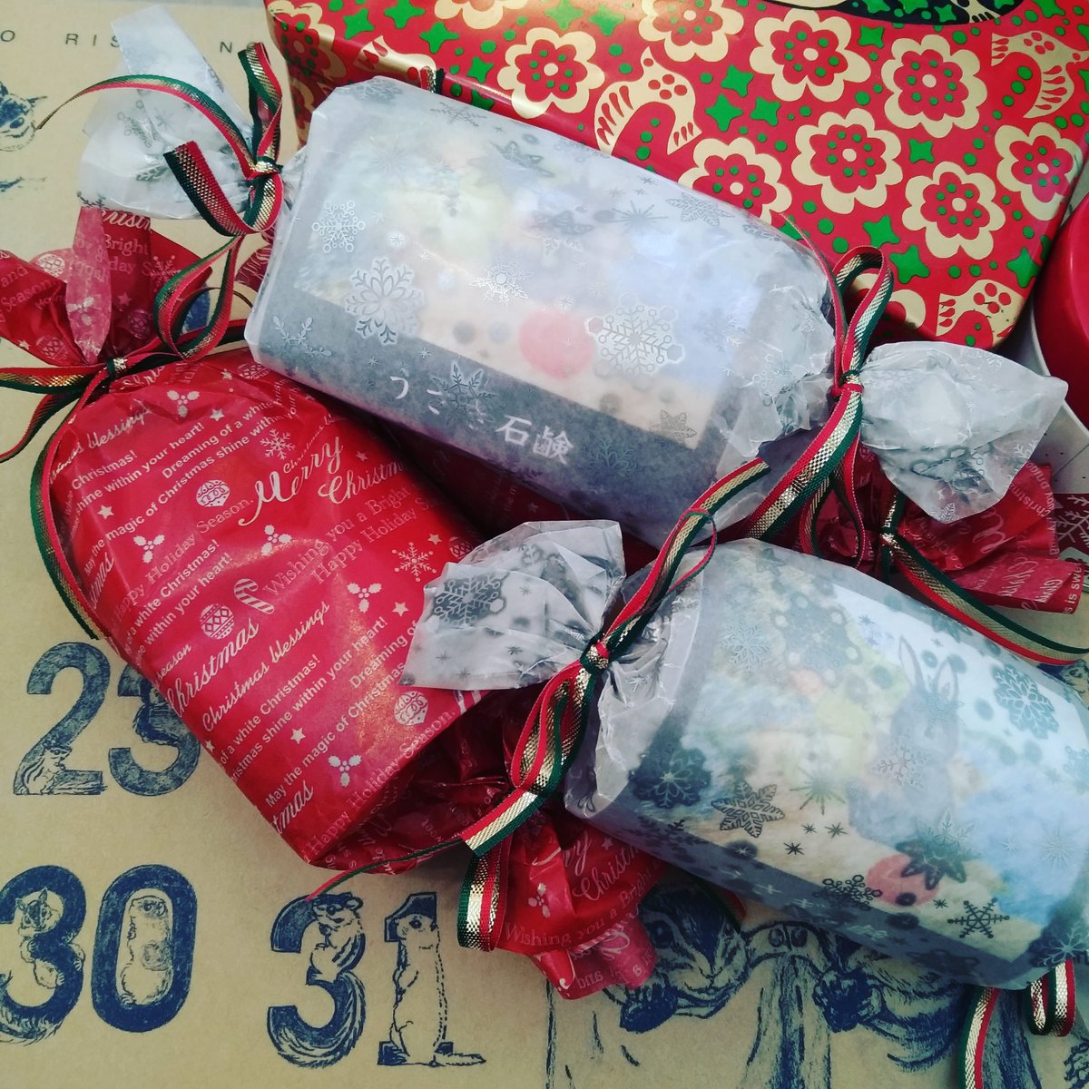 UsagiSekken's tweet photo. 🎄クリスマスセット🎄 .
・うさぎ石鹸15g 1個
・雑貨石鹸 1個
をキャンディ包み🍬したセットです🎶
Gift for Christmas🎄🎶
.
#うさぎ石鹸 #クリスマスプレゼント #アロマオイル石鹸 #andmamaco #板橋 #手作り石鹸 #coldprocesssoaps #hotprocesssoap #handmadesoaps #手作り好きな人と繋がりたい https://t.co/ZnZZxBPfEx