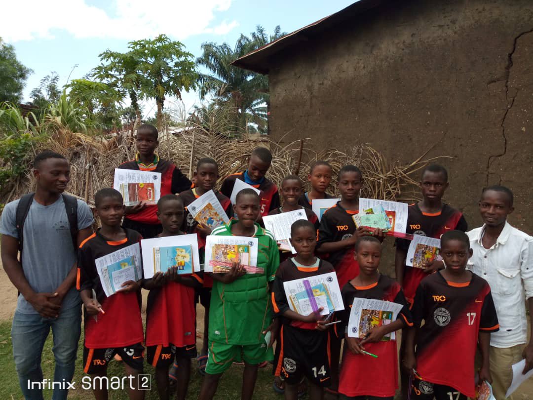 NGDHumanitarian's tweet photo. Children today will be our Leaders tomorrow. For every Child's good &amp; happy growth, they have a:
🤸 Right to play
📚 Right to education
💦 Right to clean water
🍚 Right to healthy food
🗣️ Right to participate
♥️ Right to be loved
👨‍👩‍👧 Right to be safe

#WorldChildrensDays #Burundi https://t.co/hvOAuIk4Gl