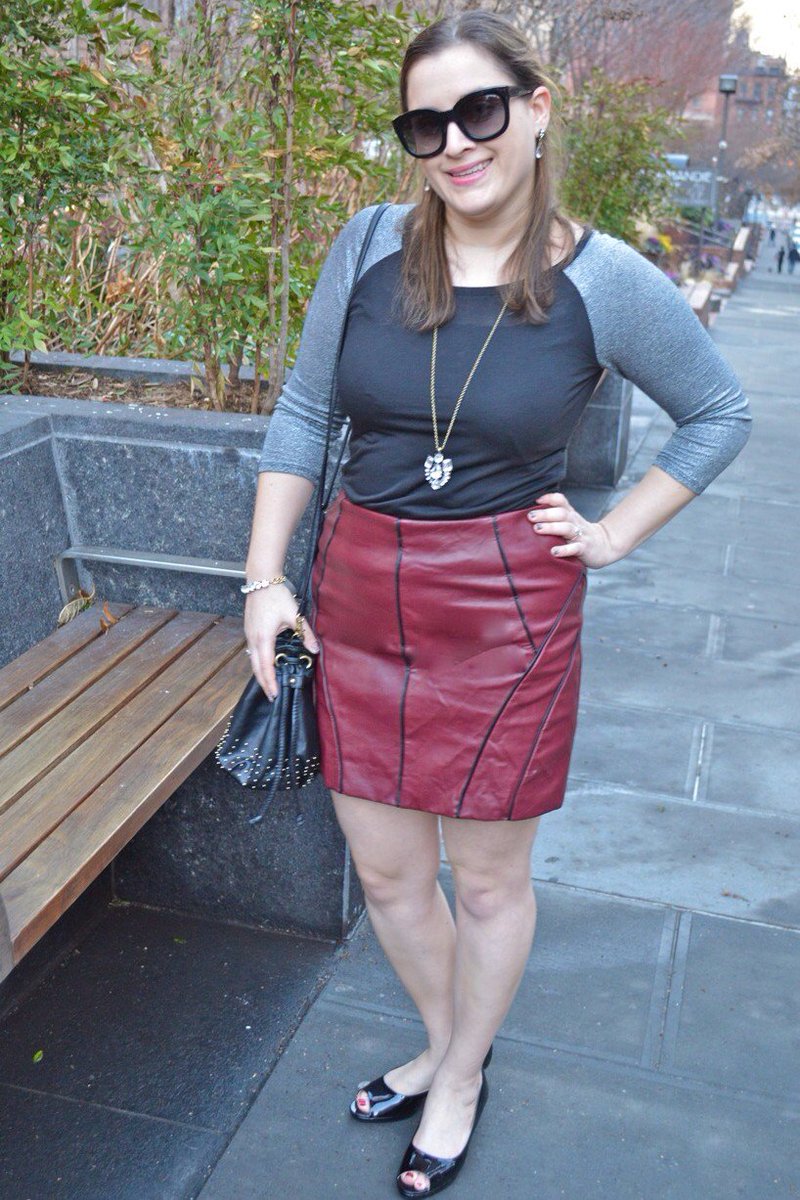 #LeatherSkirt #RedLeather #LoveLeather #Leather #LinL #LadiesInLeather