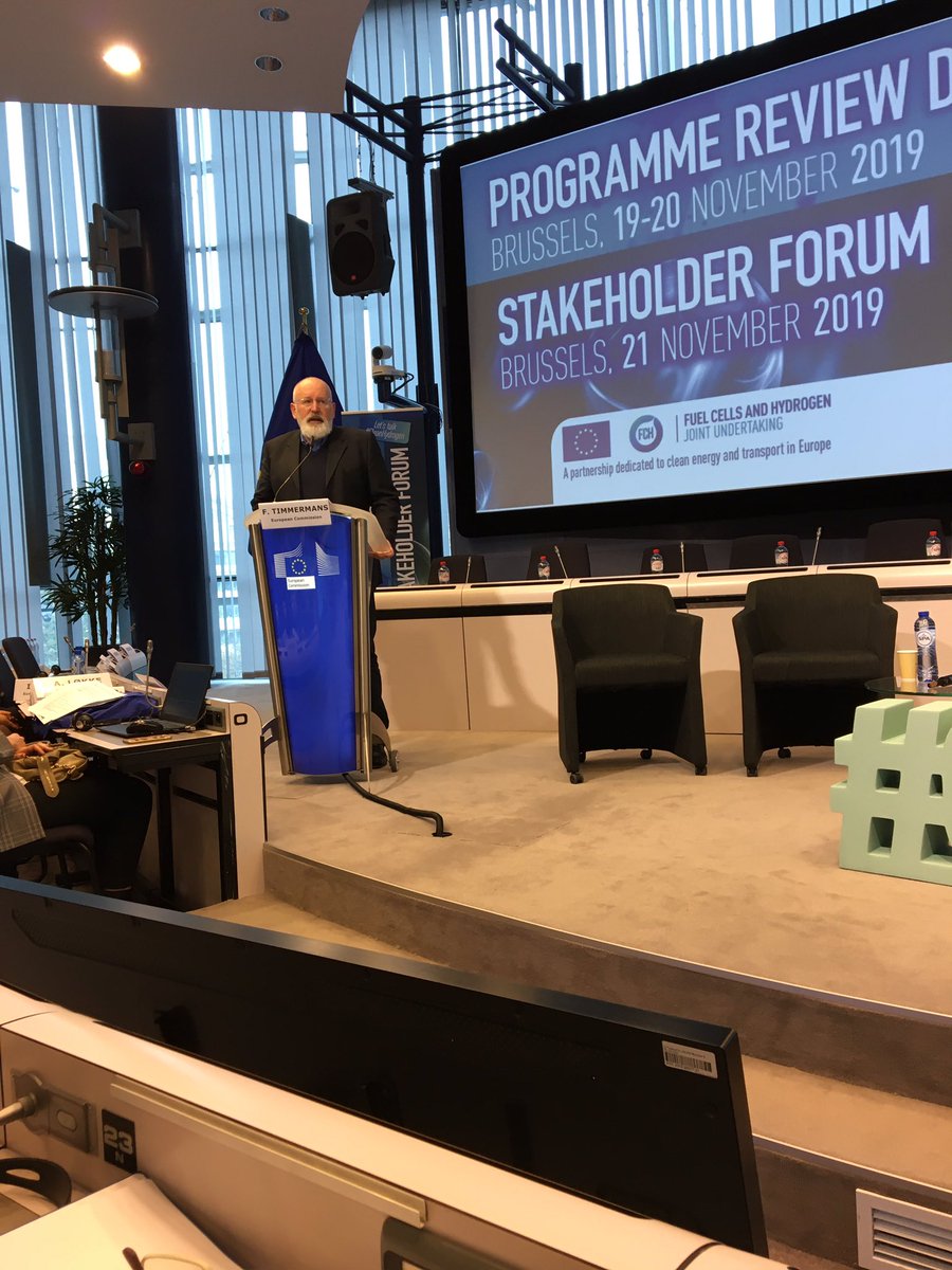 Frans Timmermans on stage at stakeholders @fch_ju meeting speaking about the importance of hydrogen to realize a clean energy system Europe with Africa together #cleanhydrogen @newenergyco <a href="/tudelft/">TU Delft</a> <a href="/KWR_Water/">KWR Water Research Institute</a> <a href="/VNONCW/">VNO-NCW</a> <a href="/HydrogenCouncil/">Hydrogen Council</a> <a href="/Sustainable2050/">Kees van der Leun </a>