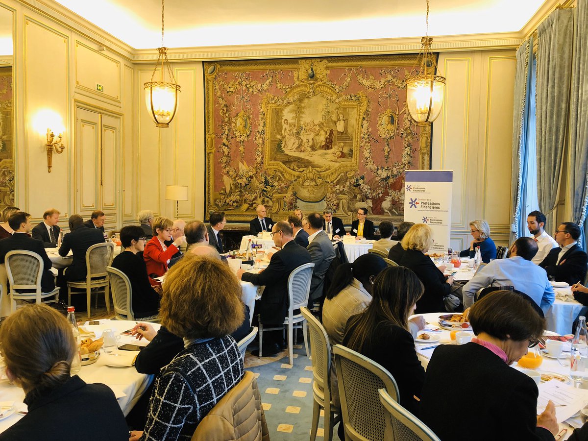 🗣 Nos intervenants détaillent les impacts des décisions de l’EBA concernant les externalisations sur les institutions financières <a href="/ACPR_actu/">Autorité de contrôle prudentiel et de résolution</a> @AXA_Banque <a href="/ifaci_officiel/">IFACI</a> &amp; <a href="/RegulationPartn/">Regulation_Partners</a>