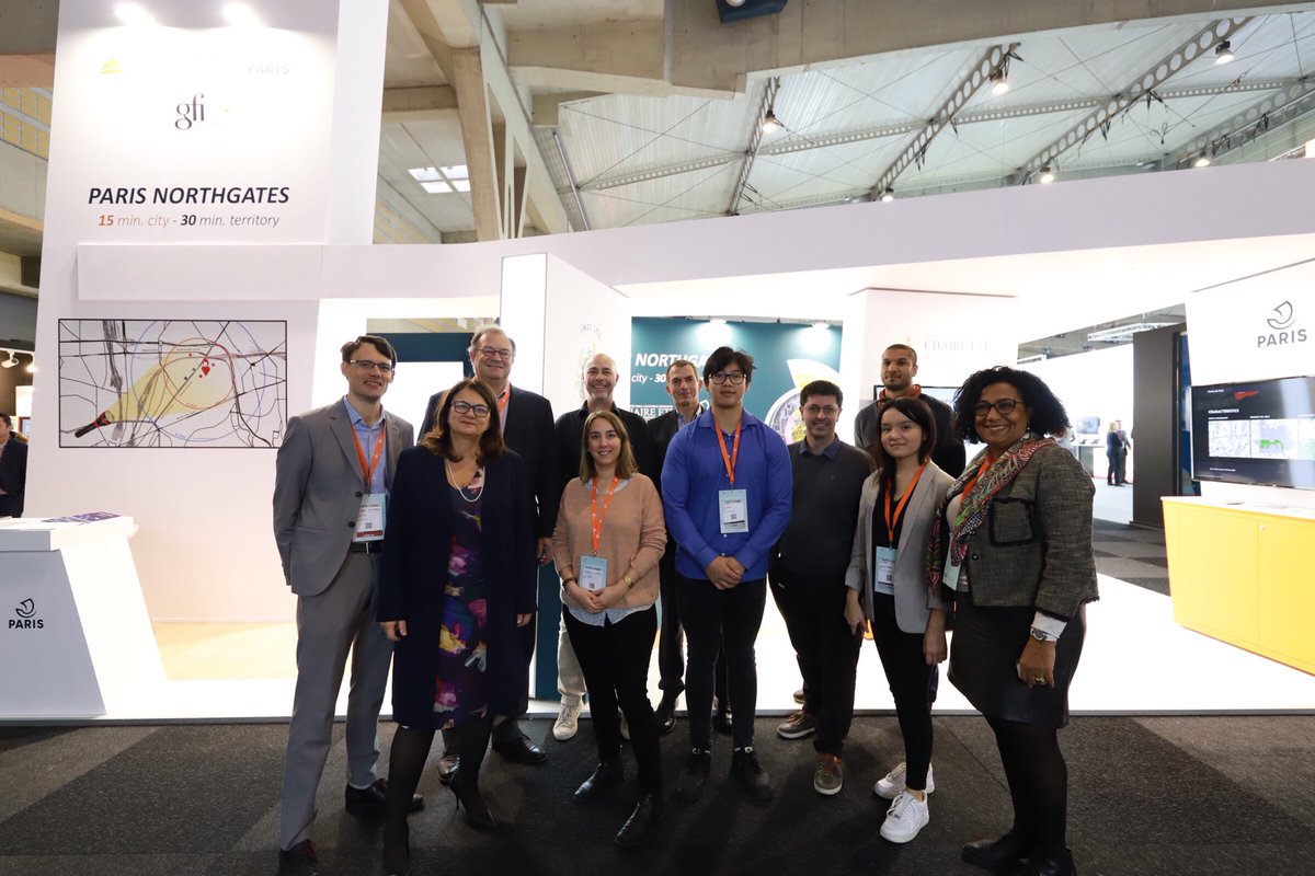 L’équipe ⁦@gfiinformatique⁩ et SmartB au #SCEWC19 devant le stand ⁦<a href="/Chaire_eti/">Chaire ETI Paris1 Sorbonne - IAE</a>⁩ ⁦<a href="/CarlosMorenoFr/">Pr Carlos Moreno | IAE-Paris Sorbonne</a>⁩ ⁦<a href="/5eBleu/">Paul Liagre</a>⁩