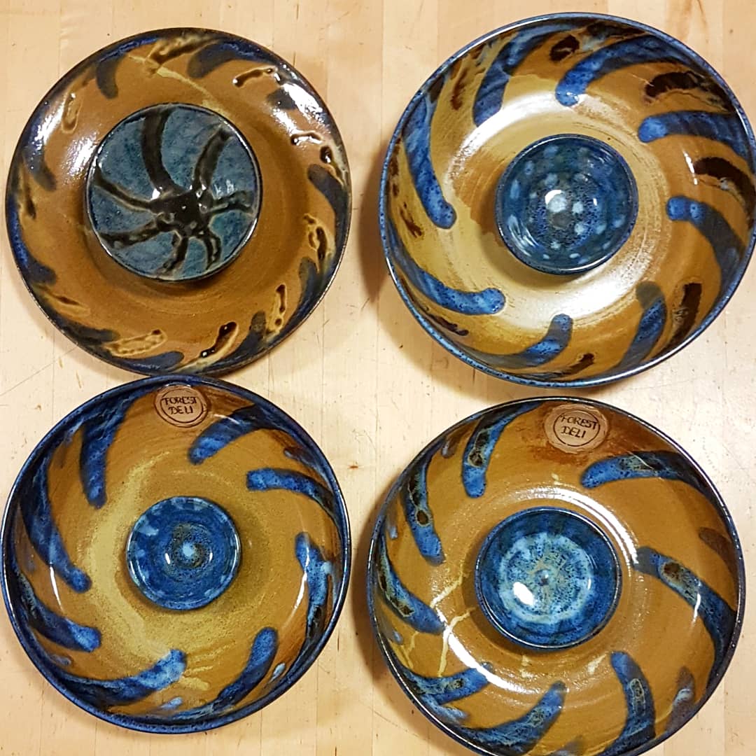 esztipot's tweet photo. Two of these pretties are going to @forest_deli  in Coleford .😊 It was a bit of a wait on them but it was worth it . Next stop is @FaddleThe Christmas .will be posting on dates soon . #smallbatchpotter #esztipot #forestdeli #faddlefair #coleford #forestofdean https://t.co/fC8E9UKSYI