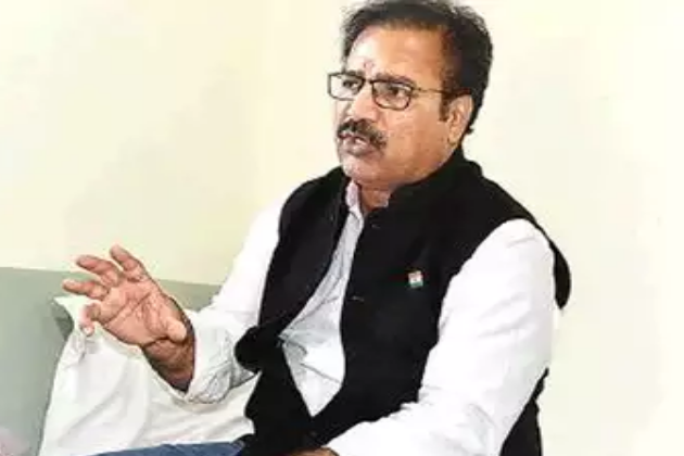 1stIndiaNews's tweet image. #Kota : #RamMandir पर बोले प्रभारी मंत्री @PSKhachariyawas 

&quot;5 जजों की जिस बैंच ने फैसला दिया, उसमें मुस्लिम-ईसाई जज भी थे, पूरे देश ने सर्वसम्मति से फैसले को किया स्वीकार, BJP बताए जब फैसला ही कोर्ट ने करवाना था, तो लोगों को क्यों मरवाया ?&quot; 
#AyodhyaJudgment