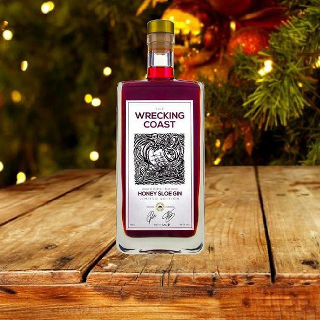 If you’ve not yet tried @wreckingcoastdistillery Honey Sloe gin then you are missing out! It’s gorgeous and jammy from the locally sourced sloes and gets its sweetness from Cornish honey with notes of caramel, cinnamon and nutmeg. Add to a glass of Prose… ift.tt/2qoGip4