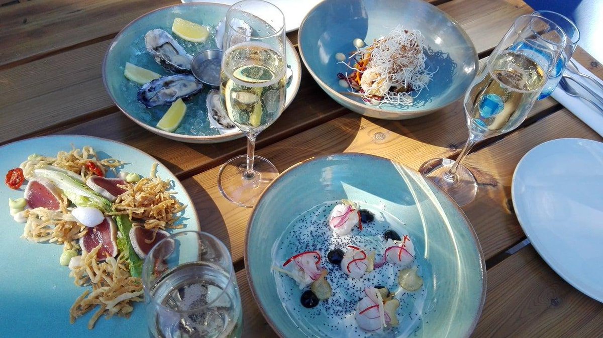 Cape Town has some of the best seafood in the world, and many restaurants are making an effort to ensure sustainability.
Here's a guide to check if you're making good seafood choices.
ow.ly/2IwK50xgK8o 

🐠🐟
#lovecapetown #WorldFisheriesDay