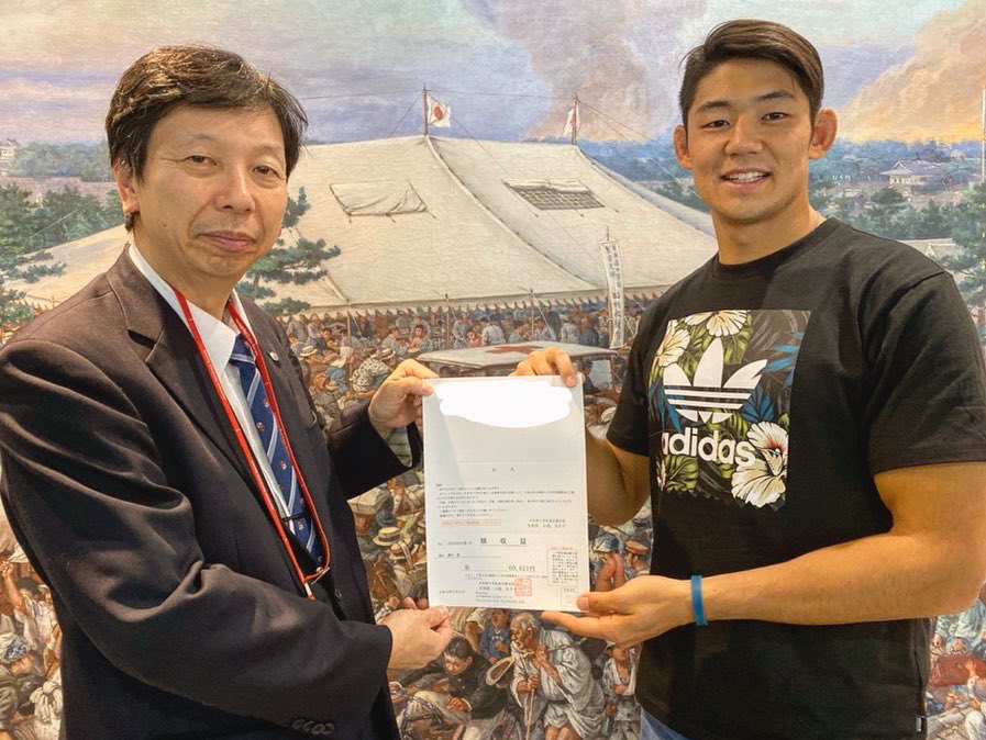 kiakaha15's tweet photo. 日本赤十字社に行き、皆さんからお預かりした義援金を責任を持ってお渡しに行ってきました🤝
先日実施したチャリティーイベントと夢トラで合計で6万613円の義援金が集まりました！この義援金は台風19号で被災された方々へ送られます。これも皆様のご協力のおかげです！ありがとうございました🙇🏼‍♂️#夢トラ https://t.co/n8jl8jREWx