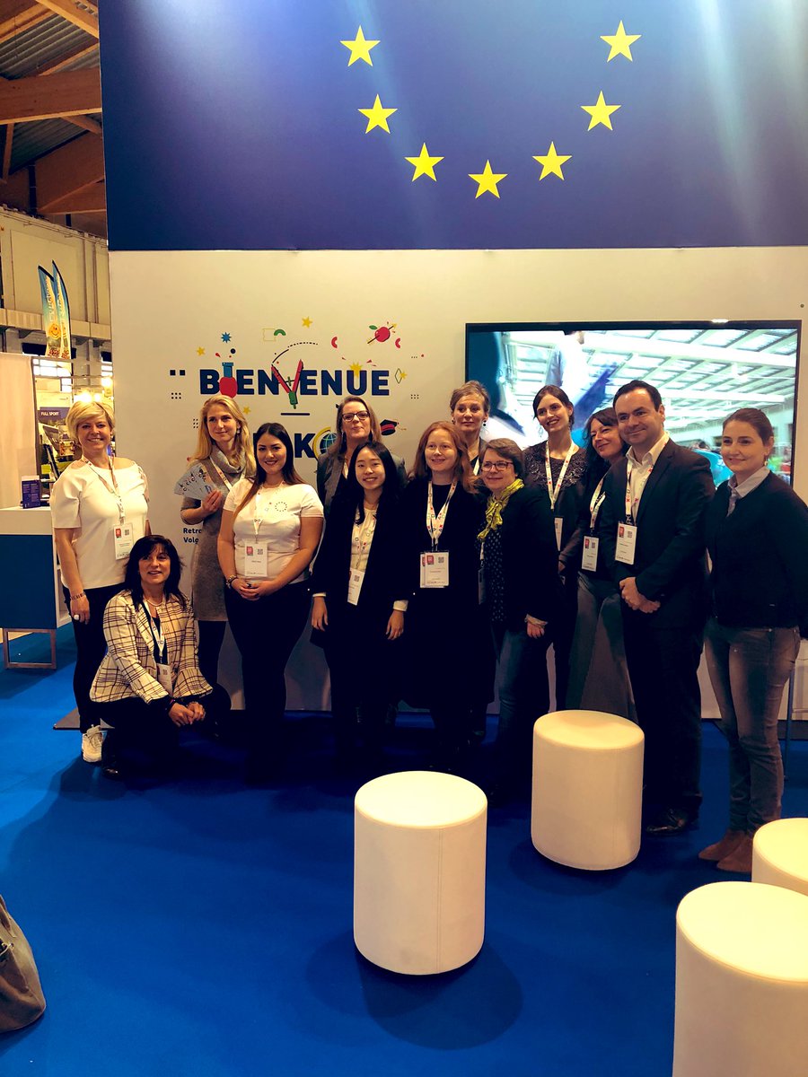 Isnotabell711's tweet photo. Bonjour! 3 jours aux #EDUCDAYS pour faire découvrir l’Europe 🇪🇺aux enseignants belges🇧🇪 https://t.co/gVThIZf2GU