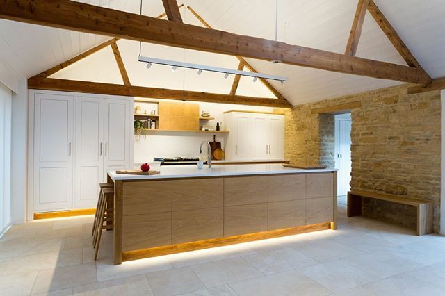 #RT WaywoodBespoke: We have finally got some fantastic shots back of the kitchen we designed and installed last year, the client wanted us to use some different materials to enhance the room, design a crisp contemporary kitchen with the focus on craftsma…
