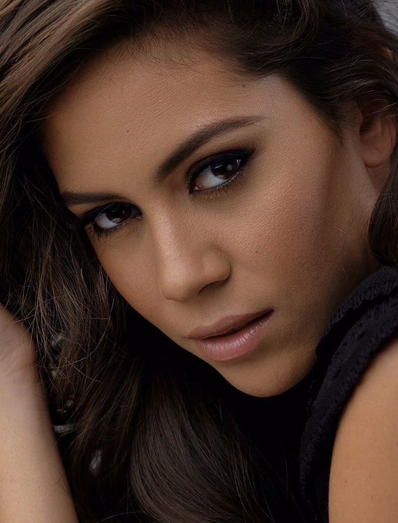 matahi_t's tweet photo. MISS TAHITI 2019 - MATAHARI BOUSQUET🔆 #MissFrance2020 #MissFrance #MissTahiti https://t.co/Uv8tptAIke
