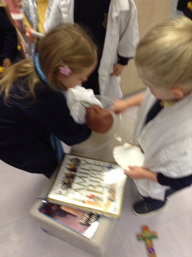 StSebastiansPri's tweet image. #Foundation1 learning about baptism.