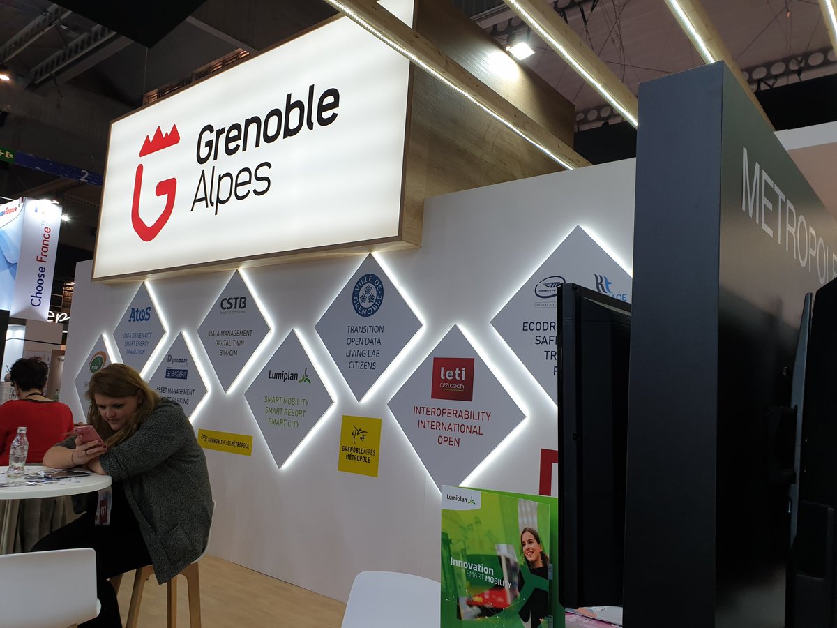 LumiplanGroupe's tweet photo. Troisième et dernier jour pour venir échanger avec nous aux 
@SmartCityexpo à Barcelone. Retrouvez-nous sur le stand de @GrenobleAlpes ➡️ E502
#Lumiplan #innovationforyou #SmartCityExpo #SCEWC19 #SmartCity #SmartMobility #SmartResort https://t.co/a1IKbNBGIs