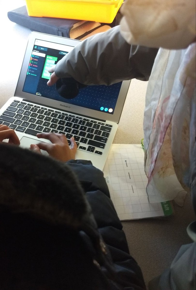 CSforLPS's tweet image. Teamwork and troubleshooting happening today at Lewiston Middle School w/ @WonderWorkshop Cues! 
#CSforLPS #CS4Maine #AnyoneCanCode