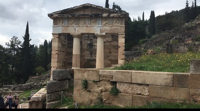 LCEJeanZay's tweet photo. Today, we visited the city of Delphi’s. We visited the sanctuary of Apollon. We discovered the origins of the greece culture and some traditions that goes with it. https://t.co/Xx2GLUjAKM