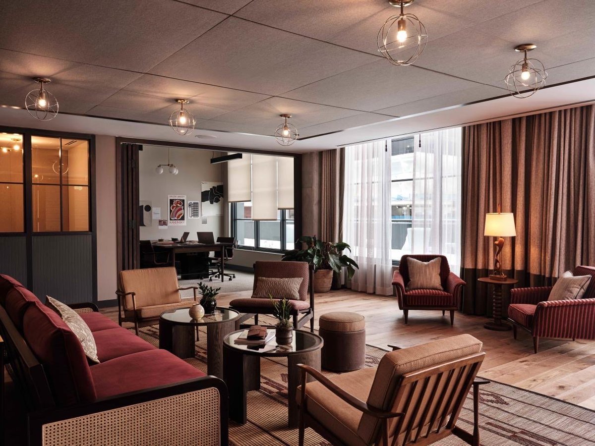Power_Construct's tweet photo. Working From_Chicago is officially open! Located on two floors of the Hoxton Hotel built by Power, the CoWorking space was built by our #PowerWorkplaceGroup as "a home away from home" for all professionals. https://t.co/RGBdCkN4iS #Ennismore #WeBuildChicago https://t.co/u1QVXxakV8