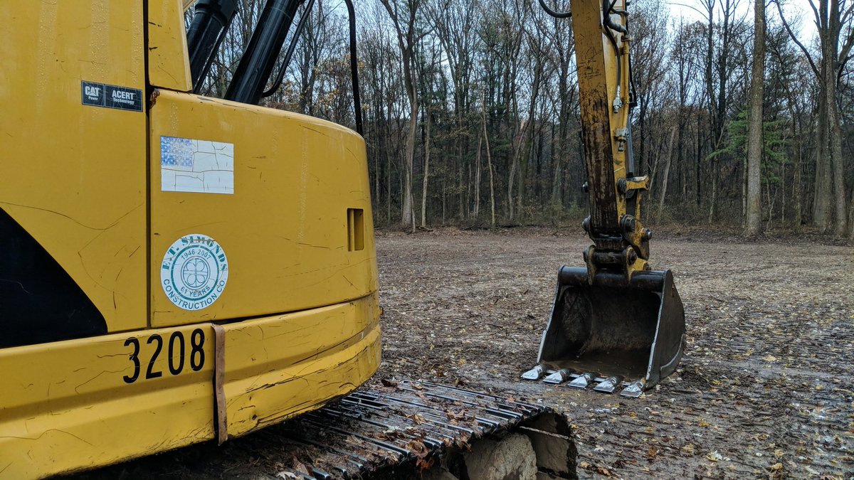 TouchofNature1's tweet photo. Thanks to generous donation by #ETSimmonds , a 36 car parking lot is under construction @TouchofNature1 . Future home of the new mountain bike park parking lot! https://t.co/AHGxxWWnr2