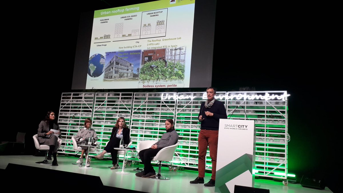 ICTA_UAB's tweet photo. Our director Xavier Gabarrell explaining the research conducted by his group @Sostenipra on food and urban agriculture during the session "Urban Food &amp; Agriculture: Bringing Nature Back to the City", in the #SCEWC2019
🍅🏬🥬 https://t.co/Aw8olwF3c2