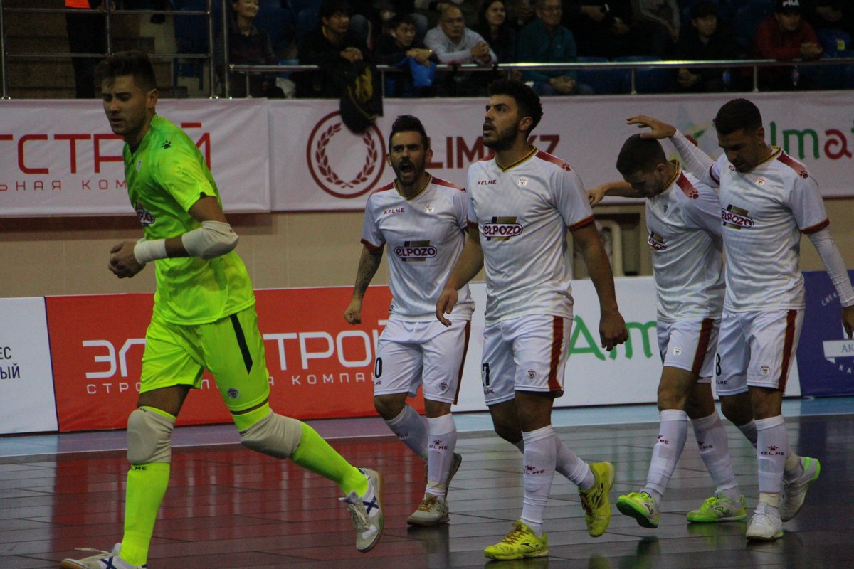 ElPozoMurcia_FS's tweet photo. Final! 
Gran victoria de ElPozo Murcia FS ante el anfitrión @afckairat 1-4 con goles de @alexciezano Matteus, @albertitogd y @fernandiitoo14 @UEFAFutsal https://t.co/3bdwB3pDHB