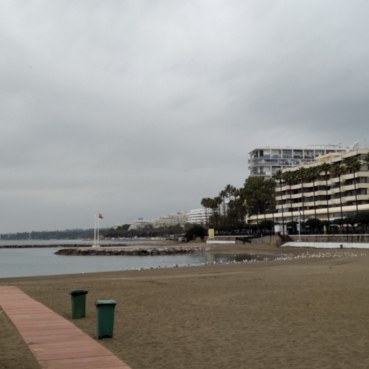 Haga sol o llueva Marbella sigue bella. #Marbella #PuertoDeportivo