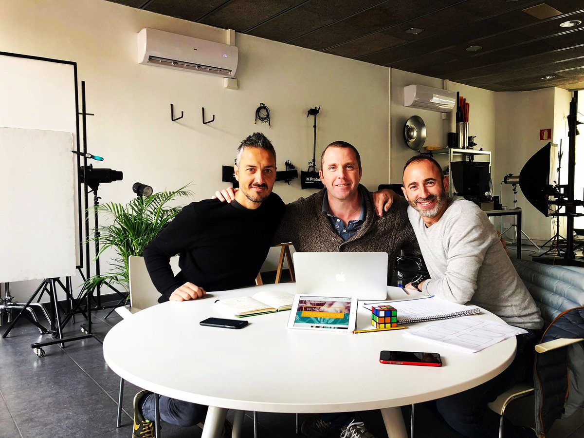 ferranlop75's tweet photo. Es Genial cuando se Juntan y crecen las ideas y de ellas nacen nuevos Proyectos😊Wine Aspects &amp; todoseentrena Team @wineaspects Muy Pronto os Contamos‼️Gracias @joanfeixas X tu Trabajo como Creador Audiovisual d Proyectos. New Projects are being created! Grow,Taste,Eat and Visit! https://t.co/CvV7wFerzL