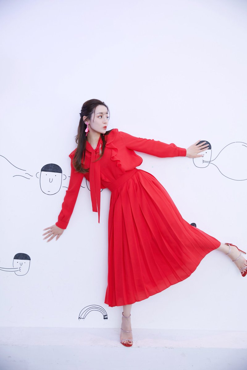 ddiliraba's tweet photo. 这神仙颜值又美又可爱耶 #迪丽热巴 #热巴 #胖迪 #小迪 #dilireba #dilraba #dilirebadilimulati #dilrabadilmurat #pretty #fashion https://t.co/As3z8OZFKw