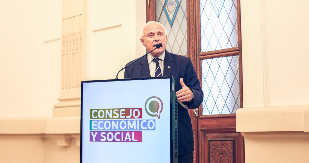 "Hemos consilidado una cultura política del diálogo, el consenso, la convivencia democrática, los proyectos en común. Para mi ha sido un aprendizaje como en las Asambleas Plenarias posturas diversas pueden converger en intereses comunes" <a href="/MiguelLifschitz/">Miguel Lifschitz</a> en el cierre de ciclo