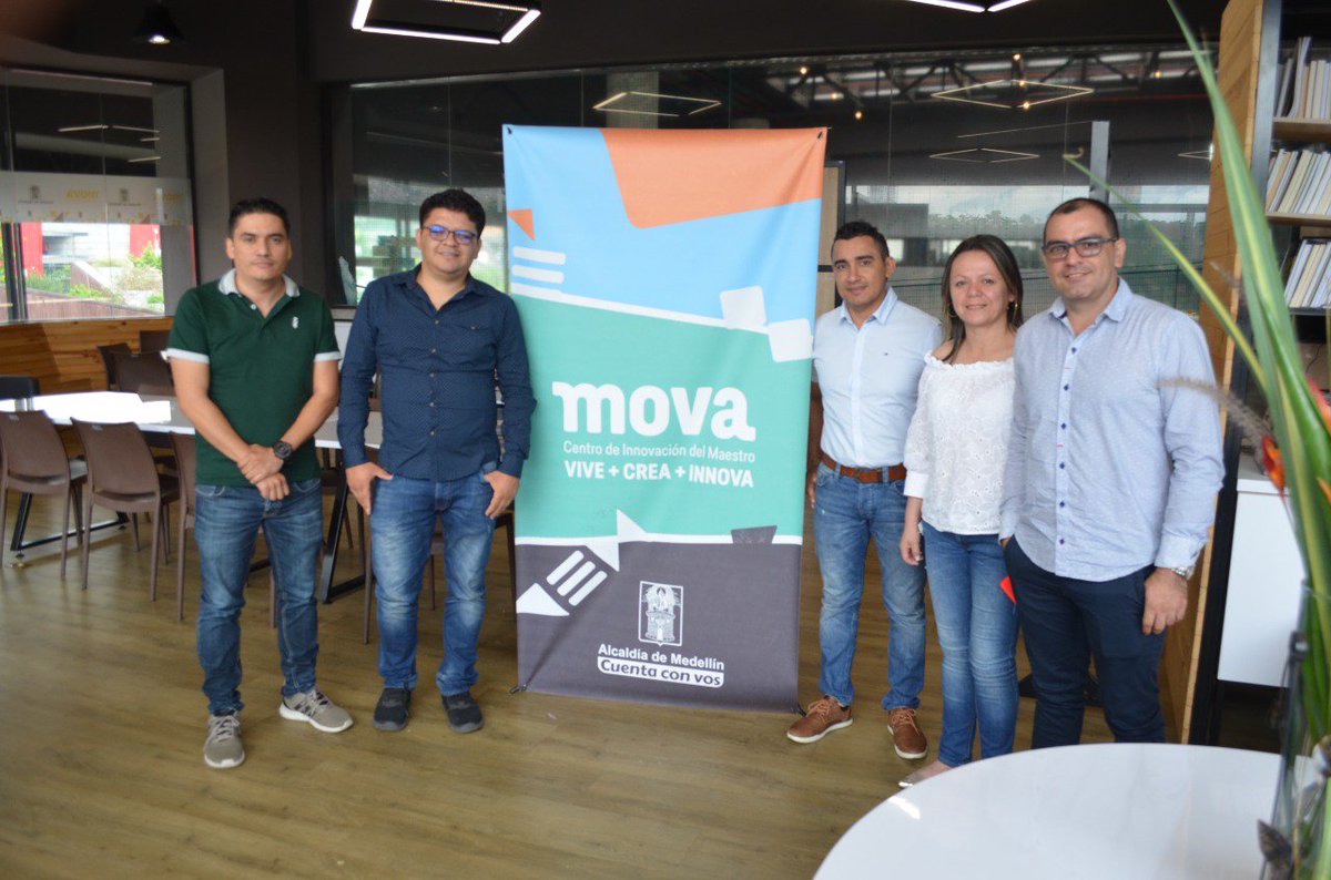 AEspinalD's tweet photo. Durante la primera jornada con la delegación #AraucaInnova se tuvo un acercamiento con la experiencia de transformación docente en @movamedellin, además de un recorrido para conocer los avances en innovación impulsados desde @Ruta_N #InnovaDoor https://t.co/Lc9PjQf3yY
