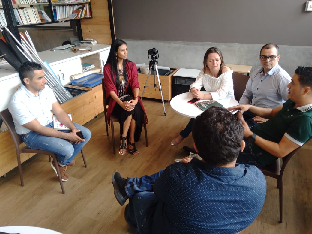 AEspinalD's tweet photo. Durante la primera jornada con la delegación #AraucaInnova se tuvo un acercamiento con la experiencia de transformación docente en @movamedellin, además de un recorrido para conocer los avances en innovación impulsados desde @Ruta_N #InnovaDoor https://t.co/Lc9PjQf3yY