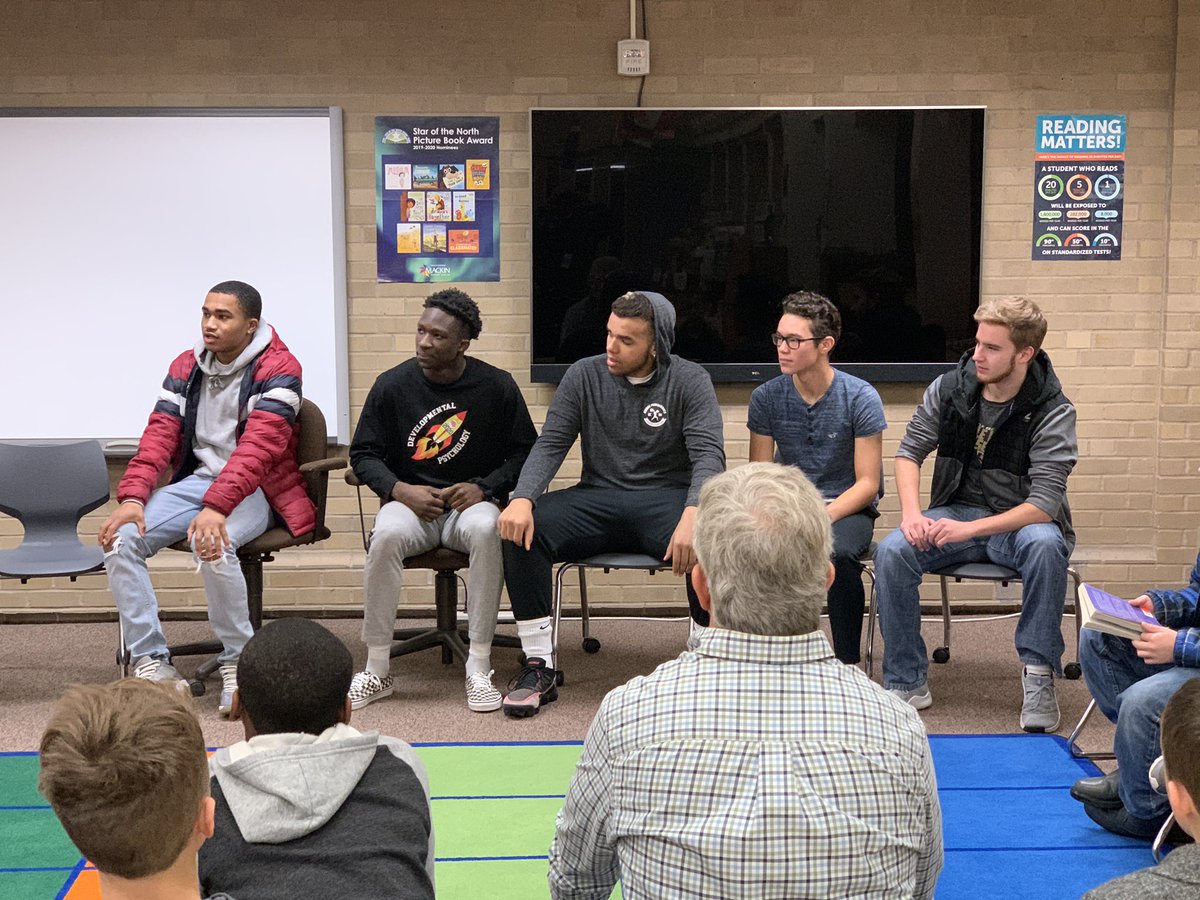 AVHSAthletics's tweet photo. Apple Valley High Student-Athletes giving back to their community. “Guy’s Read” at Westview Elementary School. @applevalleyFB  @AVBoysHoops @AVTFCC @AVHSAcademics @AVBASEBALL https://t.co/HapNyASpVy
