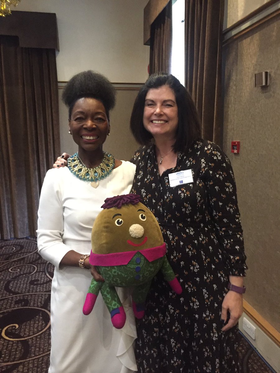 KarenLBarley's tweet image. Just wow! Awesome! Inspirational woman @FloellaBenjamin ‘see the world through children’s eyes’ #humpty #roundwindow #playschool ‘Headteachers are the shepherds guiding the flock.’ @chrisdysonHT show children love 😍  @PhaCumbria @futurebehaviour