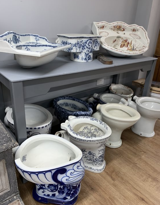 CatchpoleAndRye's tweet photo. @PlumbersCompany thank you for taking the tour, and letting us show you the history and craftsmanship that goes into our products; manufactured and designed here in the UK.

#plumbing #design #hisoricaldesign #beautifulbathrooms #workshoptour https://t.co/1u1EvEiq1G