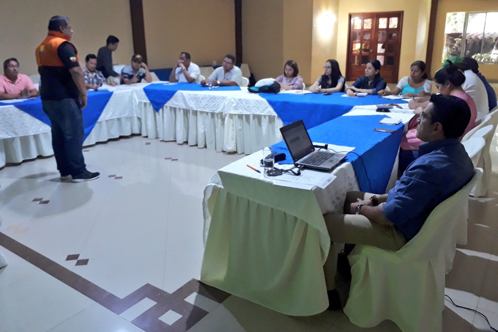 Agricultura_CZ4's tweet photo. #Portoviejo | Técnicos del @AgriculturaEc, en coordinación de @FAOEcuador asisten al I Taller Gestión de Riesgos en el Sector Agropecuario, dictado por funcionarios de @Riesgos_Ec.
#JuntosPorElCambio 
@fgarcia_pino https://t.co/zmXAwqVVHQ