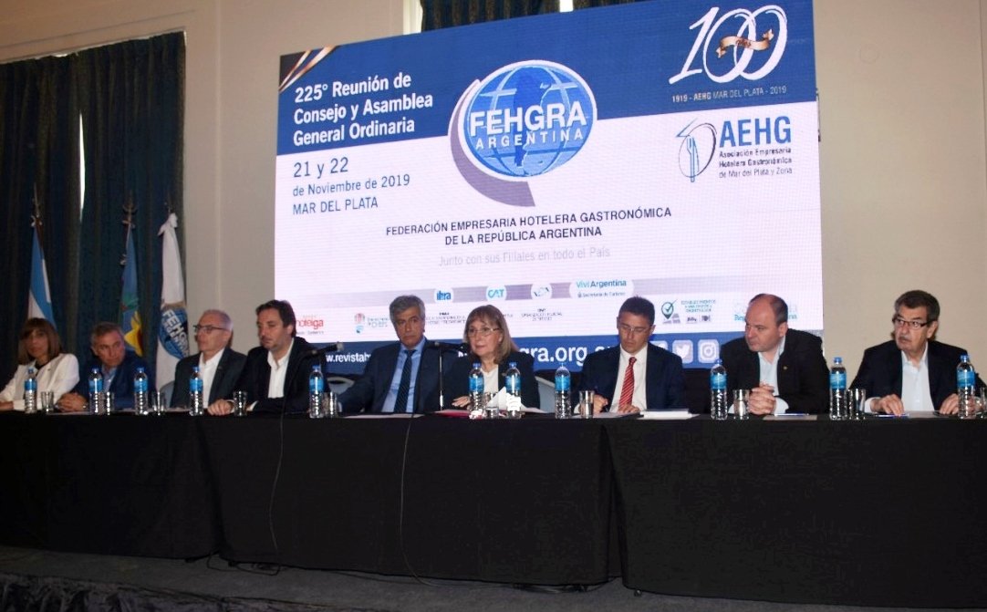 Acompañaron a la Dra. Fresno, en el acto de apertura, el presidente de la Filial local, Avedis Sahakian; el subsecretario de Desarrollo Turístico de la Nación, Mariano Ovejero; e integrantes del Consejo Directivo.
#Argentina #Hotelería #Gastronomía #FehgraenAcción #MardelPlata