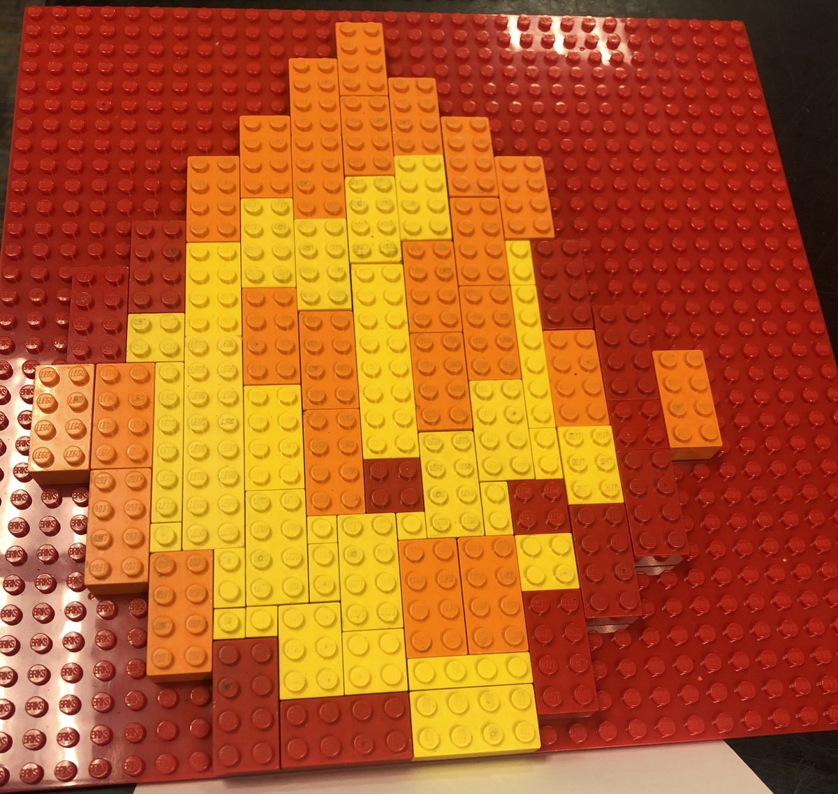 StreamzoneEDU's tweet photo. Build an Autumn Leaf #Lego challenges weekly @StreamzoneEDU where Students comment on their creations, develop important communication skills explain ideas, describe their work, talk about the process. #sbsd #Stream https://t.co/QxKGwxefHs