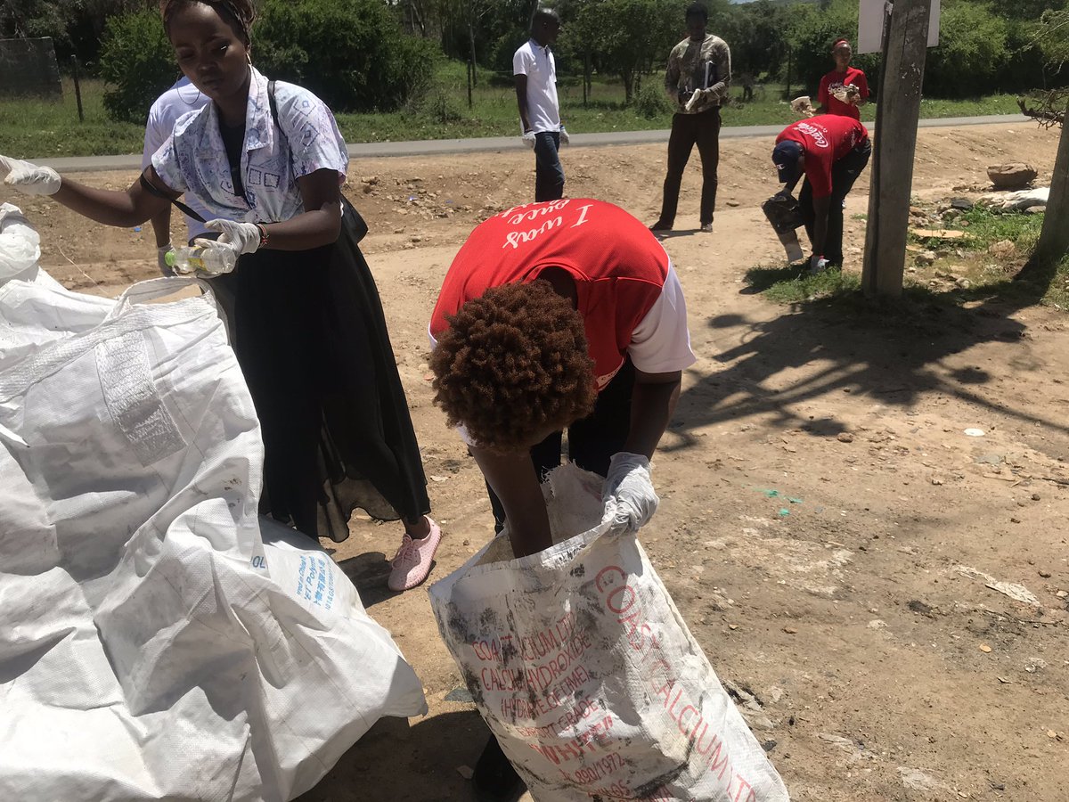 CCBAinKenya's tweet photo. The responsibility of a clean environment begins with us. @GreenDaystarKE @WaweruAvram #WorldWithoutWaste https://t.co/c8i0kJ2LwG
