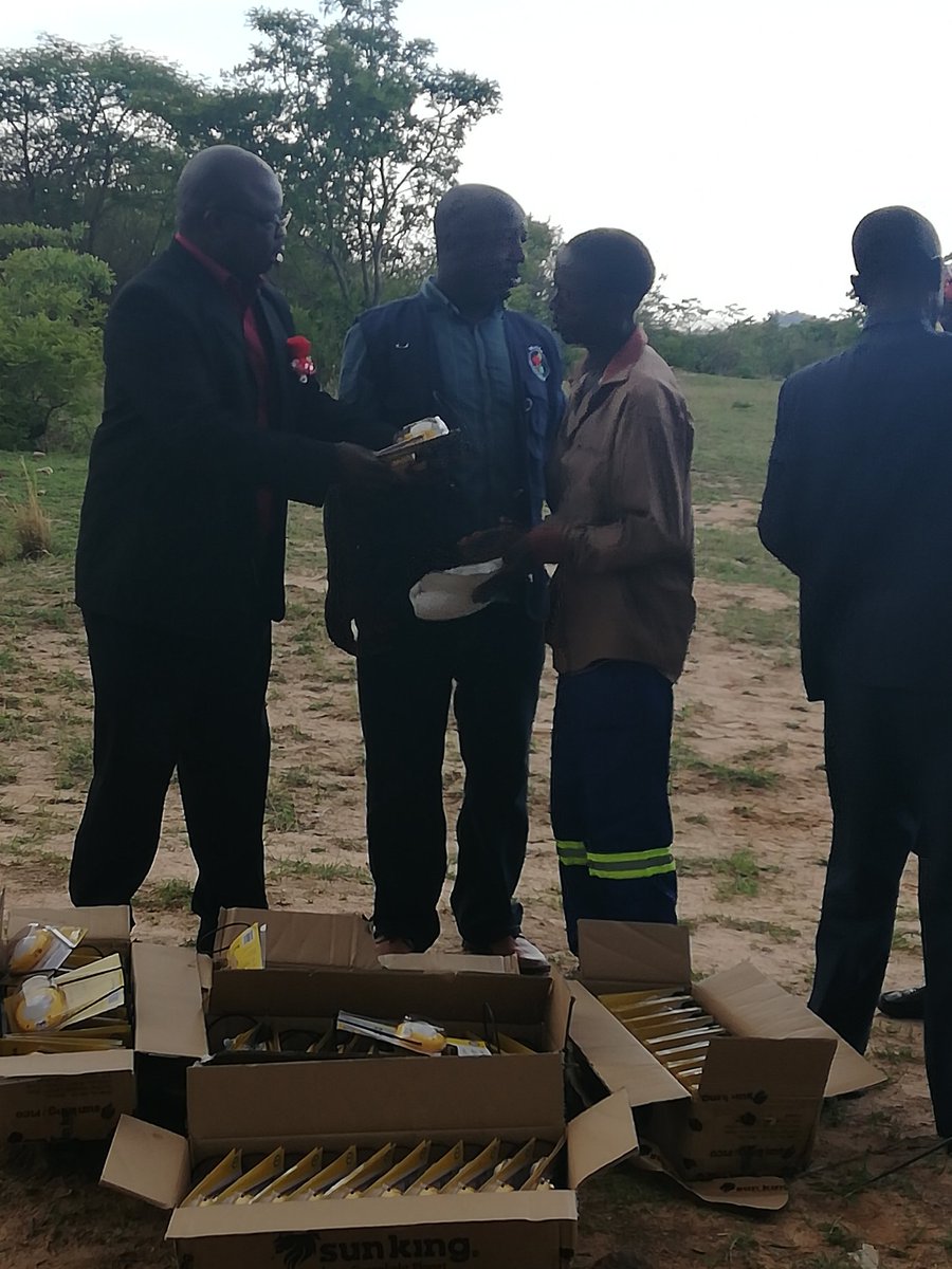 Guest of honor Handing over torches to #cycloneidai shelter beneficiaries during the handover ceremony in Buhera <a href="/MeDRAZim/">MeDRA Zim</a> <a href="/misstashinga5/">Tashinga Kapungu</a> <a href="/mugebegrace/">grace mugebe</a>