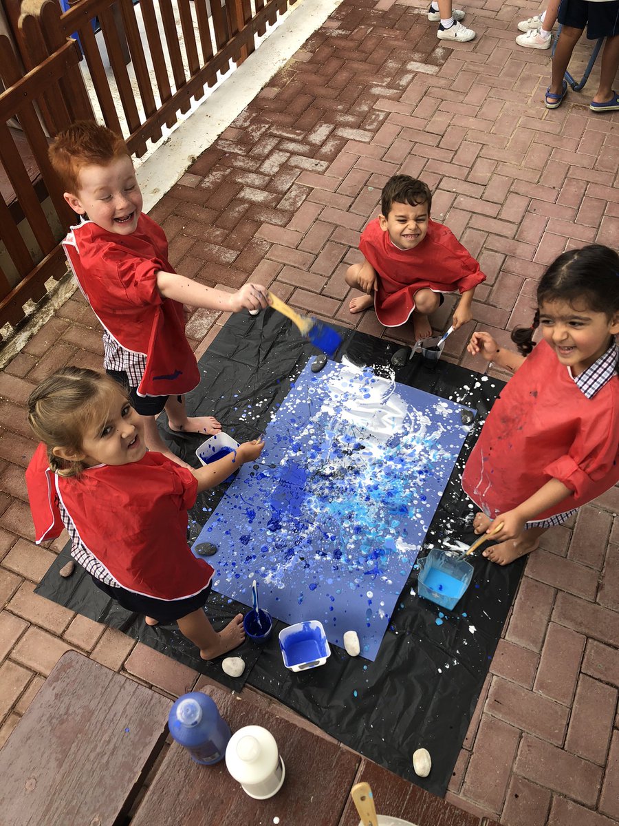 DBS_FS1's tweet photo. Today #TigerClass brought out their inner Jackson Pollock. We splatted, dropped, dripped and poured paint. It was just like rain drops falling down onto paper. Creativity #BeginsAtDBS https://t.co/fflJP160Qq