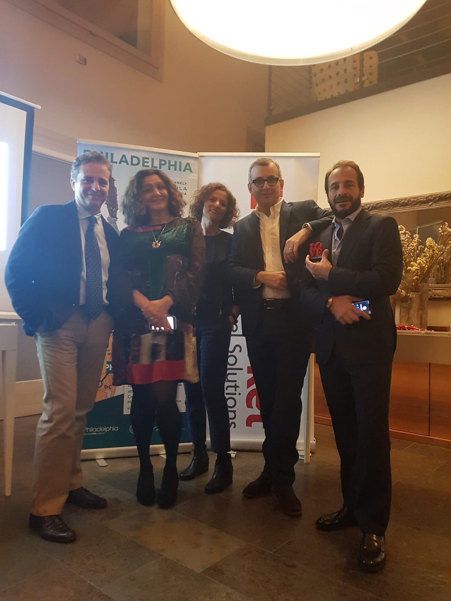 EasyMarketSpa's tweet photo. #RevolutionWineandJazz
É stata una serata davvero speciale!
Grazie a tutti i protagonisti del nostro evento:
a tutti gli Agenti che sono passati a trovarci... e un grazie speciale a @AmericanAir   e  @discoverphlusa!
Appuntamento al prossimo evento 😉 https://t.co/mYfEu1UduD