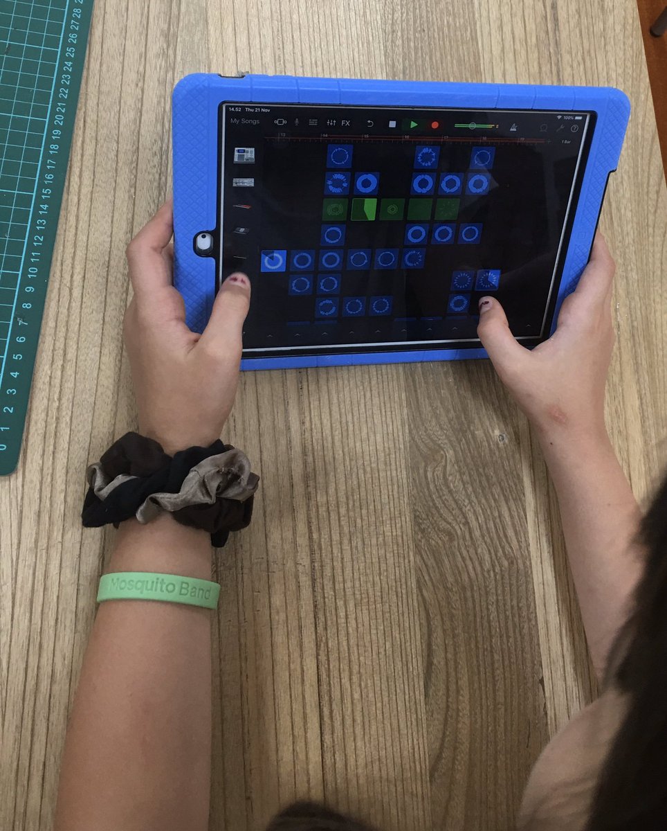 hugoindratno's tweet photo. I believe that everyone has music inside their mind. Just let the music out and play! #garageband #AppleEDU #AppleEDUchat #jiselementary #musicinme #jisedu https://t.co/WjpQMY1DZv