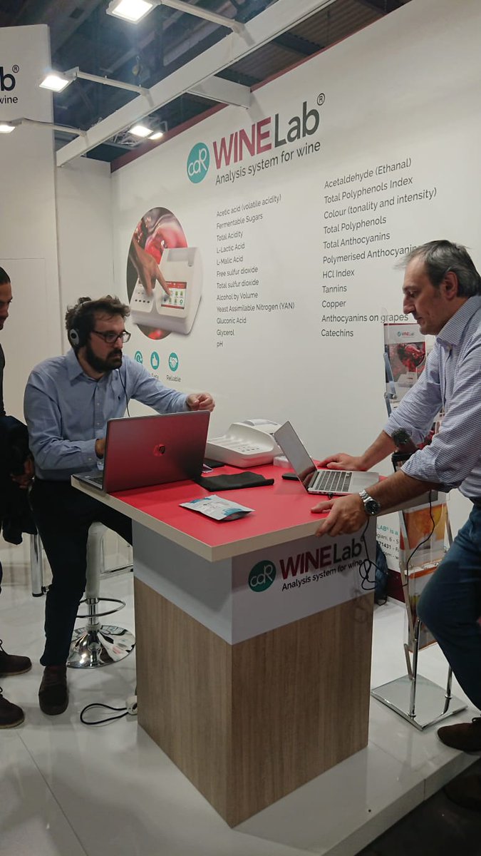 cdrwinelab's tweet photo. Terzo giorno al #SIMEI - Allo stand #CDRWineLab® Padiglione 11 Stand 22T si sta tenendo il webinar organizzato da #Vinidea : "Quali strumenti utilizzare per entrare in contatto con potenziali clienti" - Relatore: Andrea Carpani #simei2019 #vino #enologia https://t.co/KUmRanvd3e