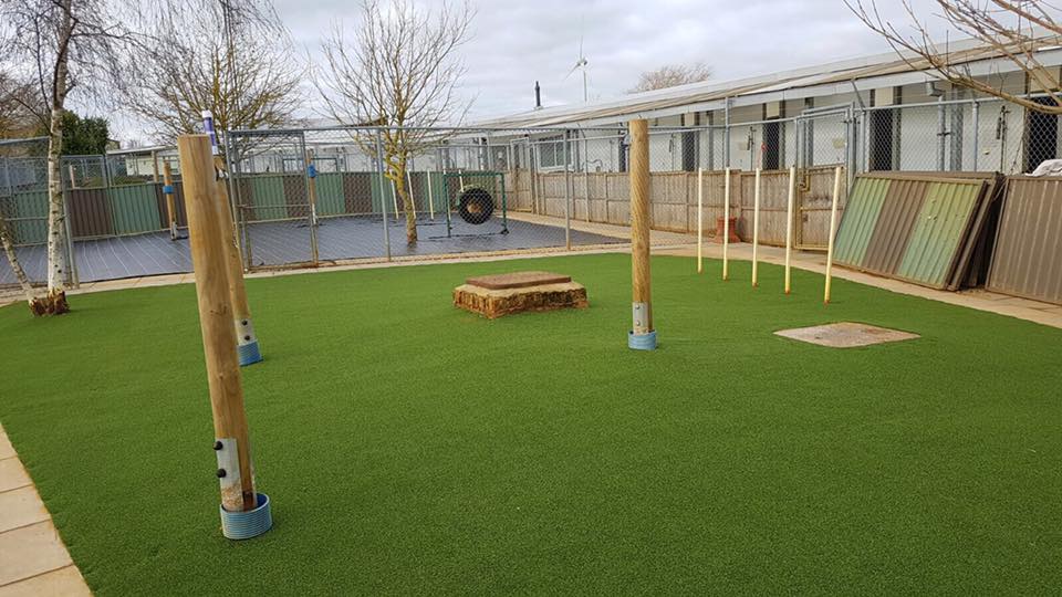 ArtificialawnUK's tweet photo. It’s #ThrowbackThursday

We have decided to look at one of our past projects, travelling back to 2017.

The dog shelter at Woodgreen was transformed with artificial grass, allowing the dogs outdoor freedom throughout the year. https://t.co/Tl7HXoHGgq