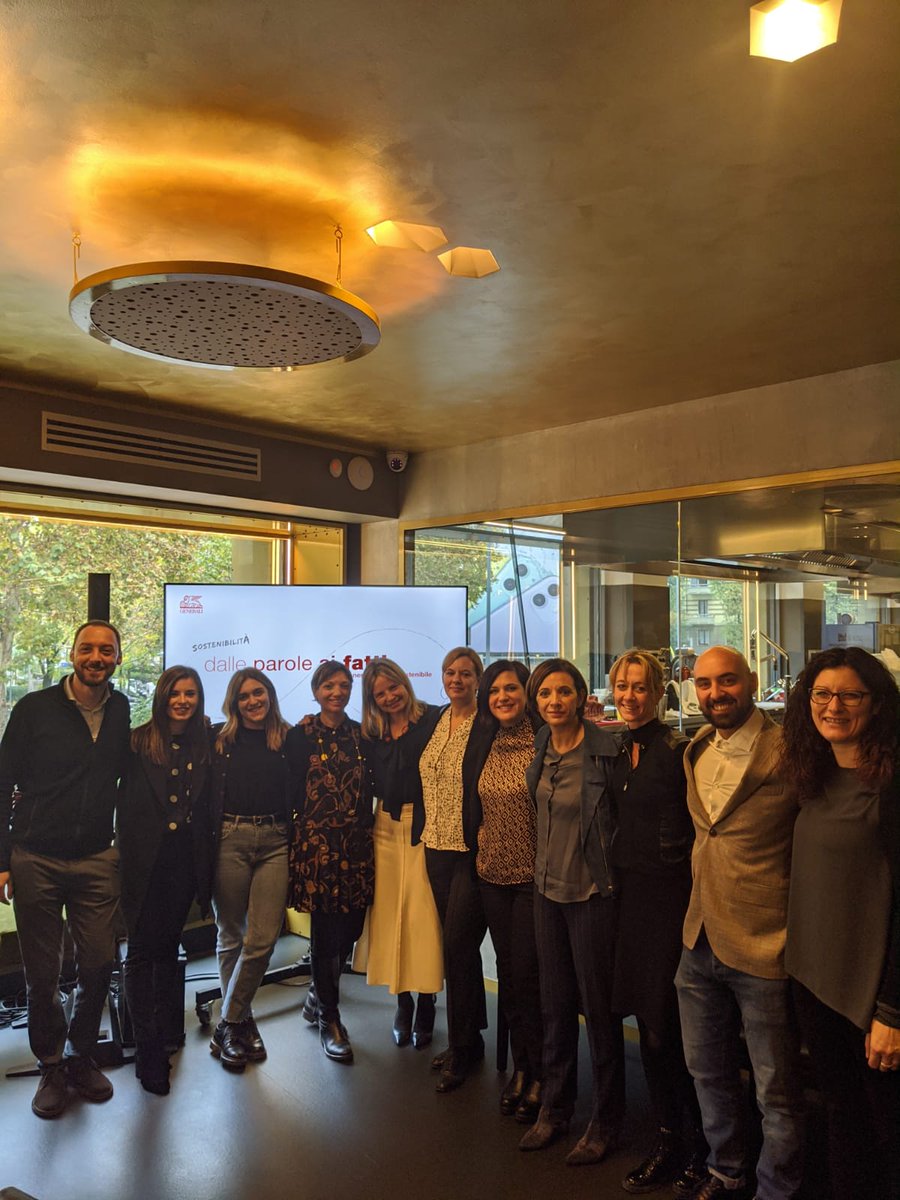 MarcoSesanaTw's tweet image. Grazie a chi è stato con noi stamattina! @mariocalderini, i nostri ospiti, la squadra di #Storymakerclub. #sostenibilità #GeneraliStoryMakerClub #GeneraSviluppoSostenibile