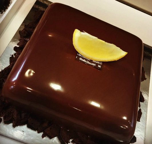 'Tarta de limón y chocolate' by <a href="/chefdelcacao/">Ricardo Vélez</a>. El limón es uno de los frutos estrella de la gastronomía. Es un cítrico que nunca falta, ni falla. Ojea nuestro ESPECIAL DULCES dedicado al limón 👇🍋 pastryrevolution.es/cocina-dulce/l…
cc. <a href="/ThePatissierRv/">The Pâtissier</a> <a href="/MoulinChocolat/">Moulin Chocolat</a>