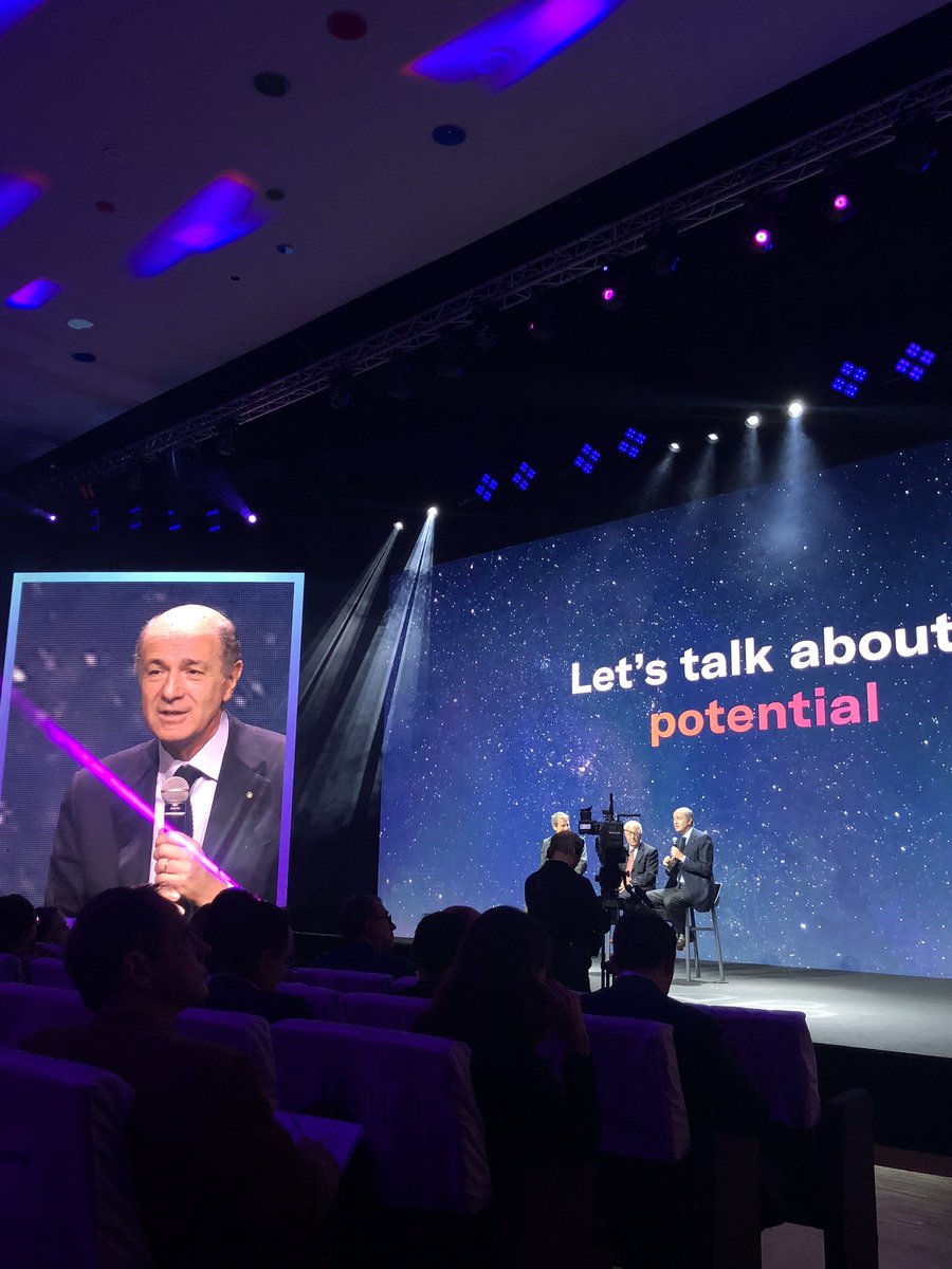 BenedettaBarbi3's tweet photo. @corradopassera a 22 anni inizia a lavorare per #olivetti
@IABItalia #IABForum2019 https://t.co/Du0bfv1d92