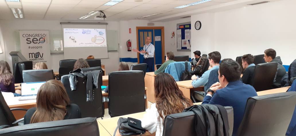 MiguelLopezGo's tweet photo. Otra sesión de formación en #ESICMeet con @VictorOrizaola #MOVTeam cc @ESICValencia @mov_es https://t.co/YdNBxz65ck