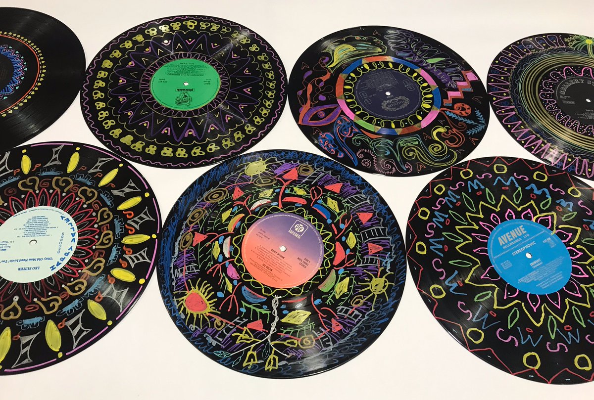 This week staff at the Royal Free Hospital demonstrated their creative sides at mindfulness workshops with a playful twist - creating beautiful 'mandalas' on recycled vinyl records 🎨😊 Read more here: bit.ly/2D5ThOV #thoughtfulthursday #thursdaytreat