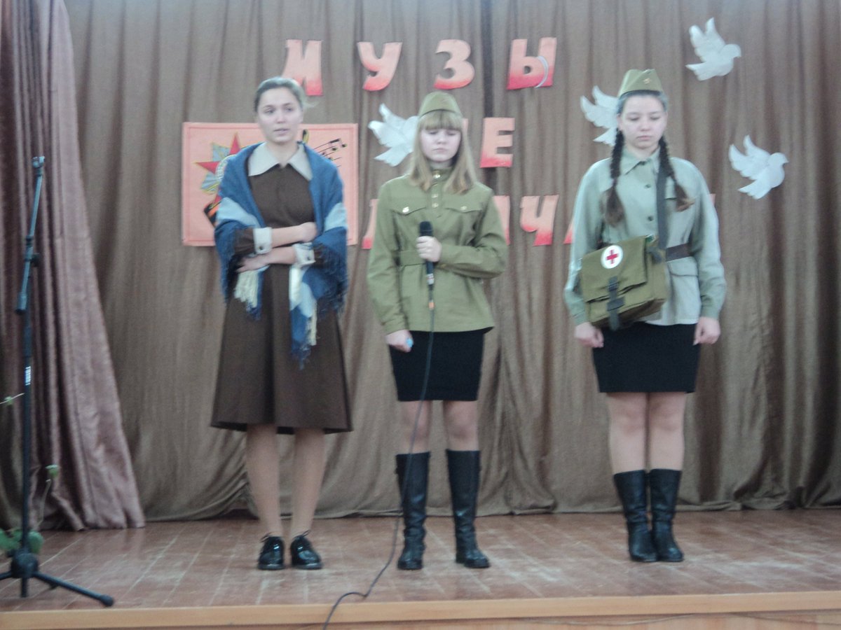 В ДДТ проходит фестиваль-конкурс литер.-муз. композиций "Музы не молчали"