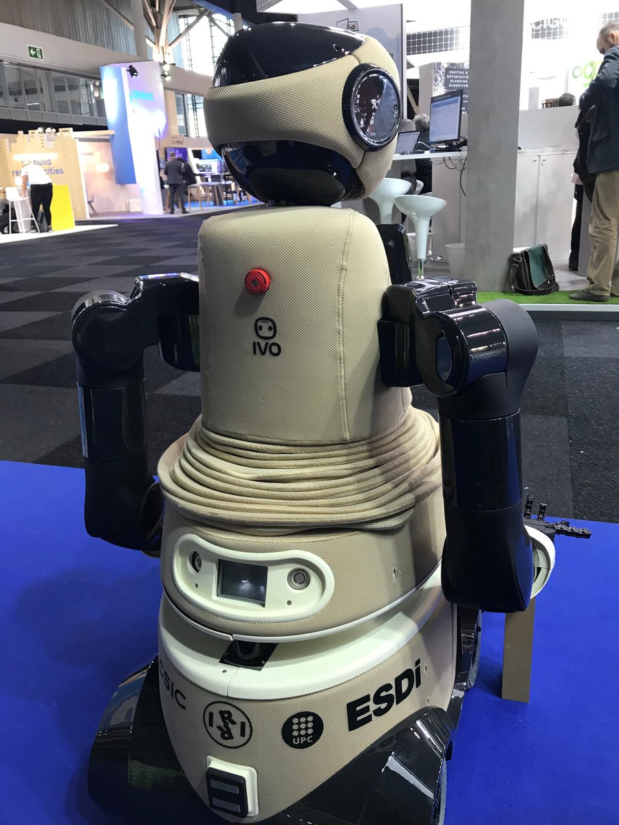 ESDi_Barcelona's tweet photo. Avui s'ha presentat a l'@smartcityexpo de Barcelona el robot d'ajuda ciutadana IVO, un projecte d'investigació de l'@IRI_robotics que ha estat dissenyat per un equip multidisciplinar de l'ESDi 👏👏
#IVO #IRI #ESDi #robot #robotics #design #SMEWC https://t.co/45TUjL5Sw3
