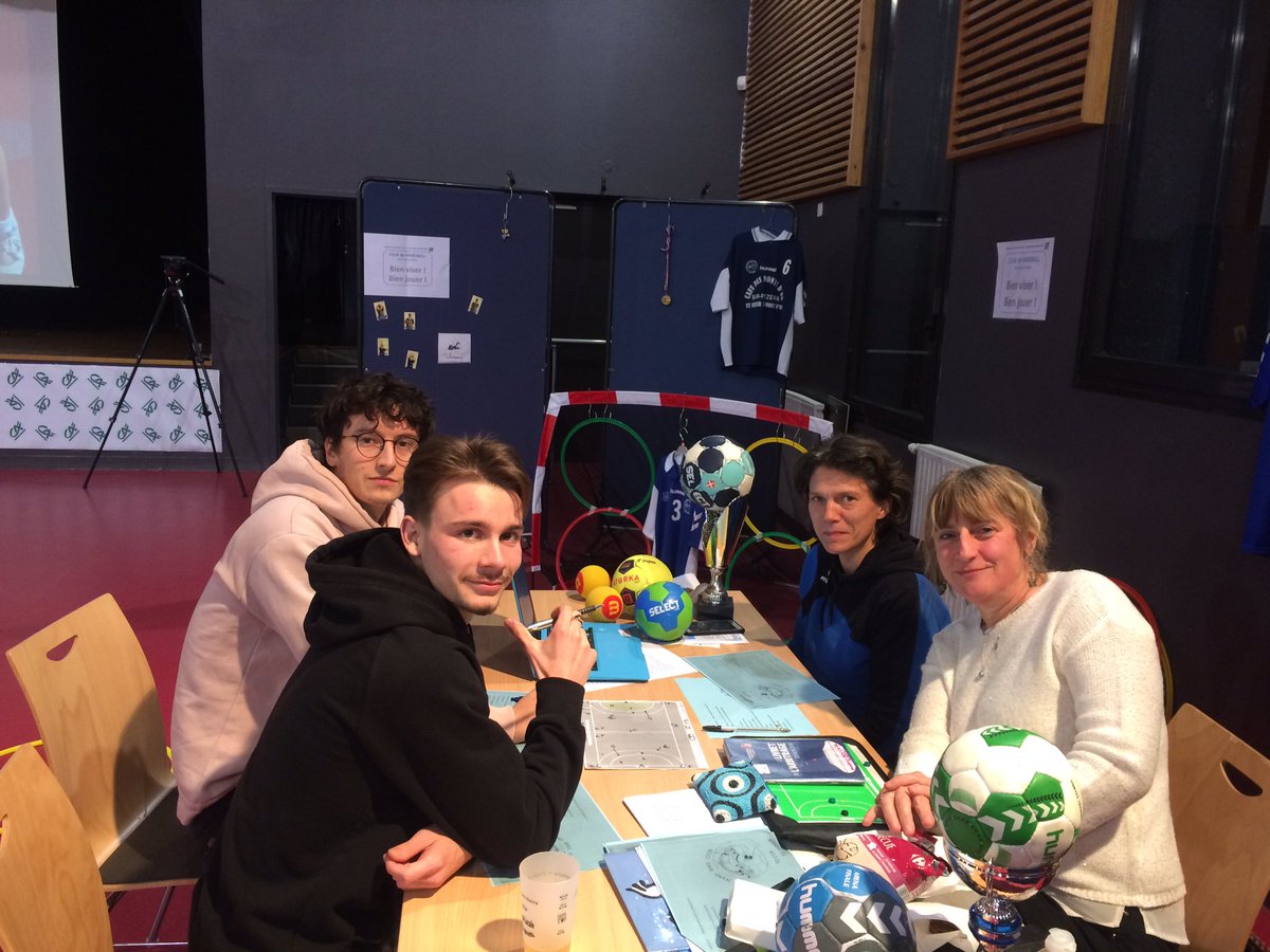 Initiative locale ST DIDIER, de vraies paillettes dans les yeux de nos sociétaires et clients. #ostheo #pompiers #hand ball <a href="/Zozolazarevic/">LAZAREVIC Zoran</a> <a href="/NLadous/">Natali Ladous</a> <a href="/ca/">CΛ</a>-centrest.fr